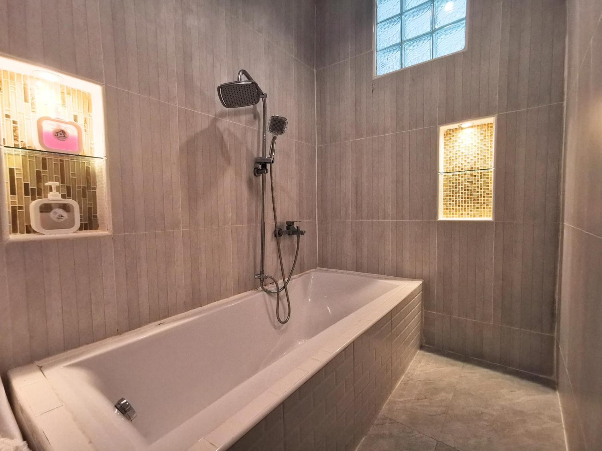 Kan Home Hotel 北碧府 外观 照片