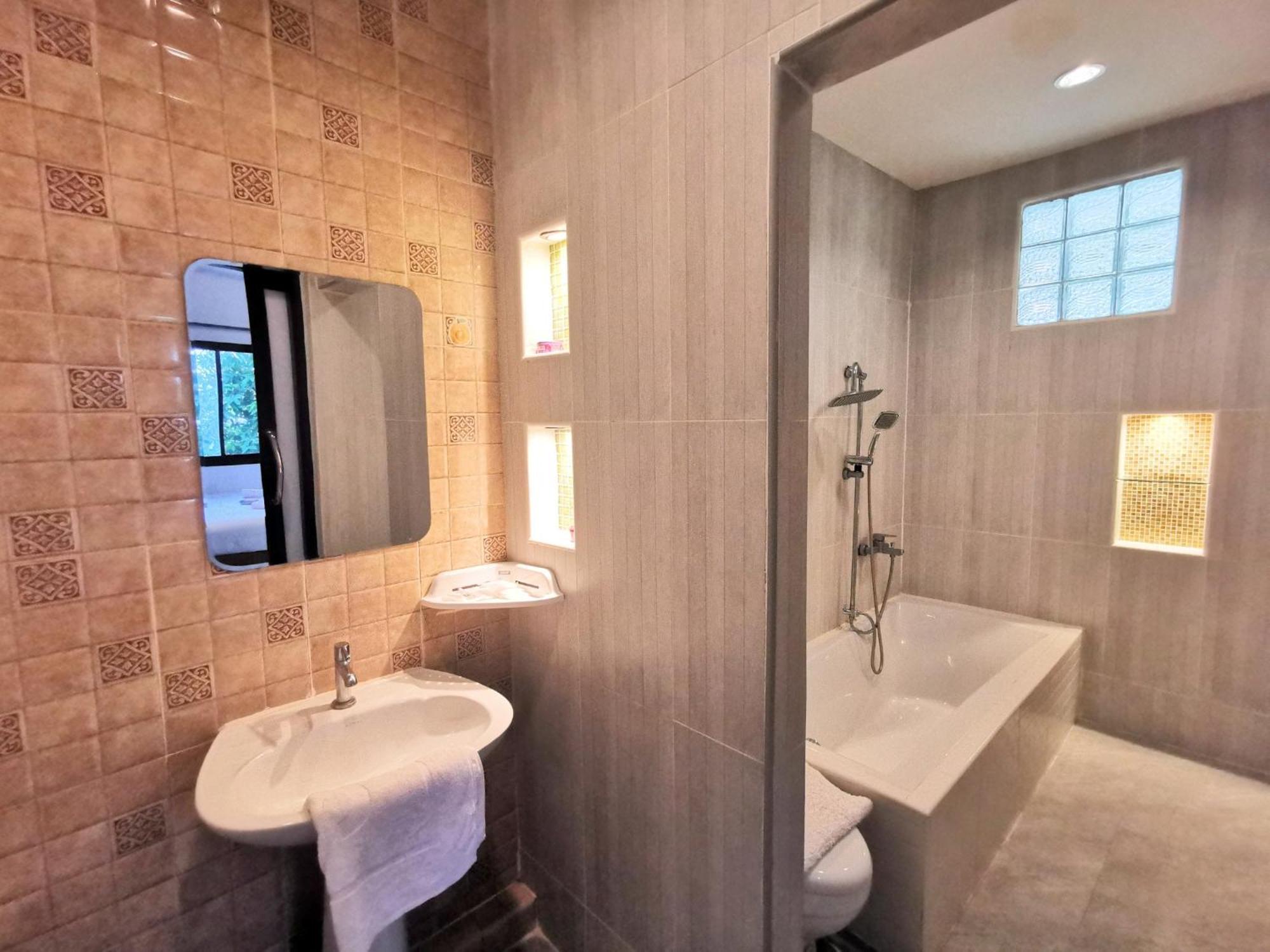 Kan Home Hotel 北碧府 外观 照片