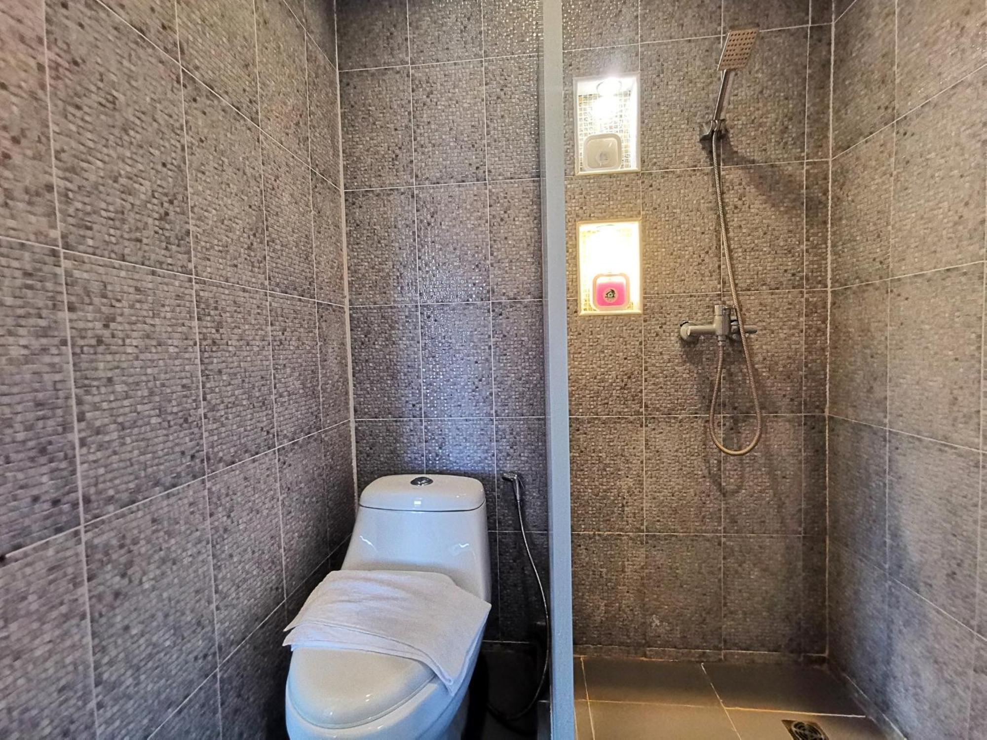Kan Home Hotel 北碧府 外观 照片